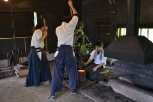 Découvrir le Japon à travers les ateliers d’artisans-Nippon Gensho-sha, atelier de sabres japonais à Kyotango