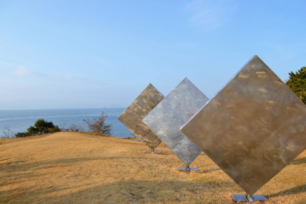 Three Squares Vertical Diagonal
