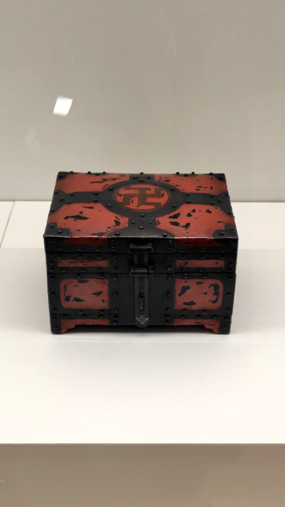 Boîte portable laquée Negoro avec ferrures en fer