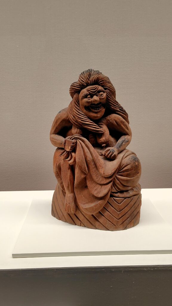 Statue assise de Sozukaba